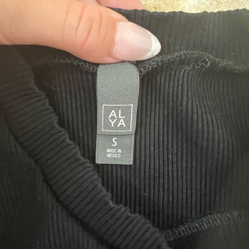 AYLA Ruffle Blouse - Picture 3 of 3